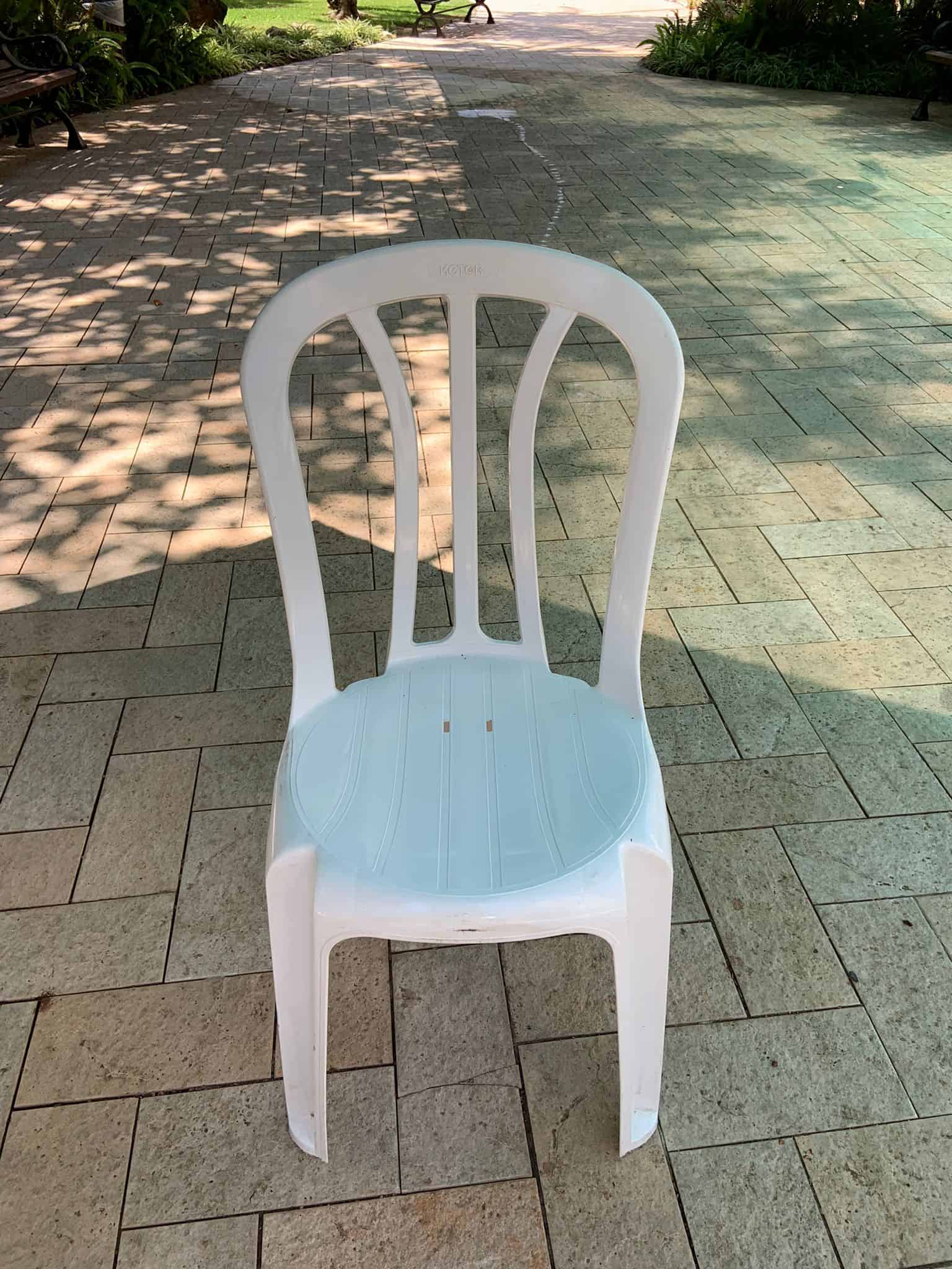 כסא פלסטיק להשכרה (1)