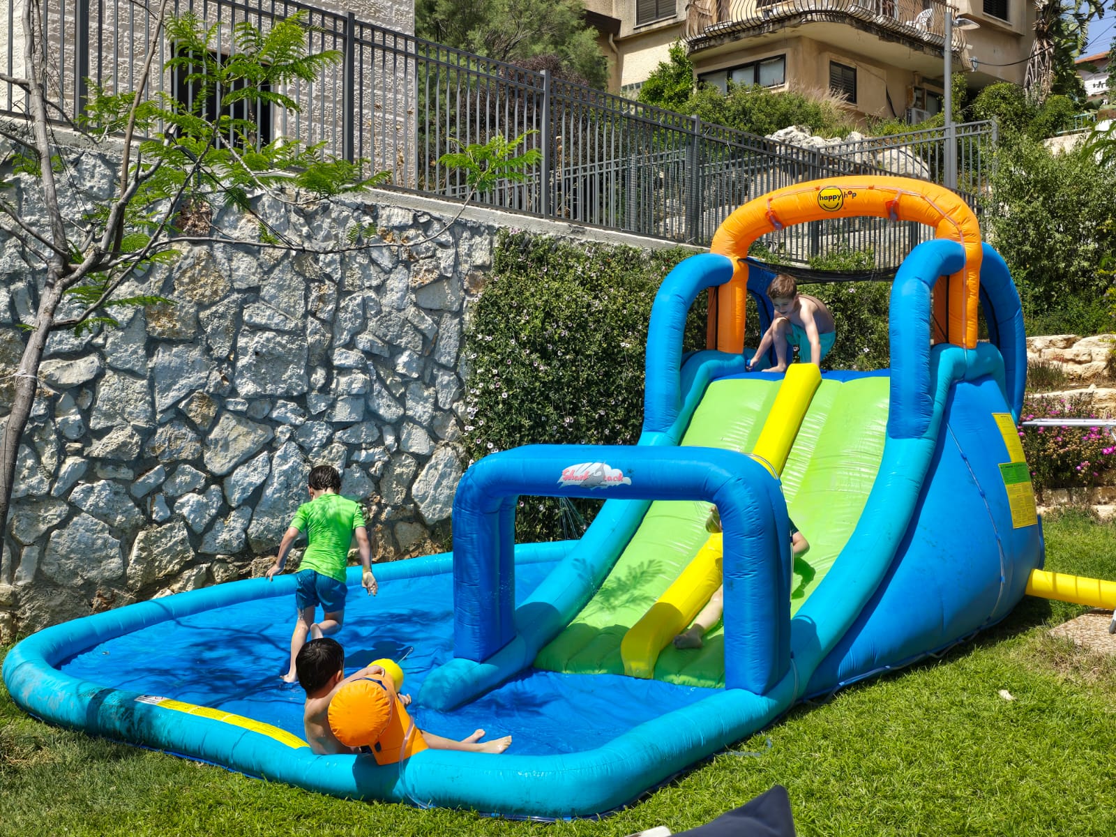 מגלשת מים כפולה להשכרה