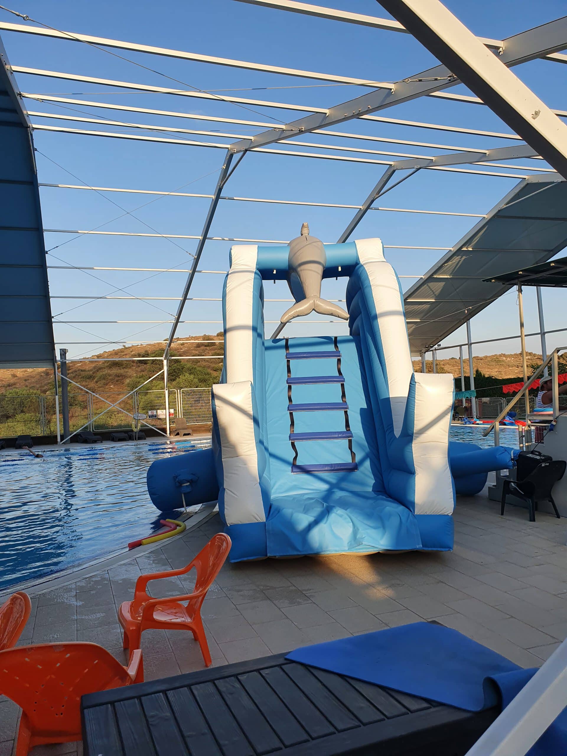 מגלשת מים דולפין